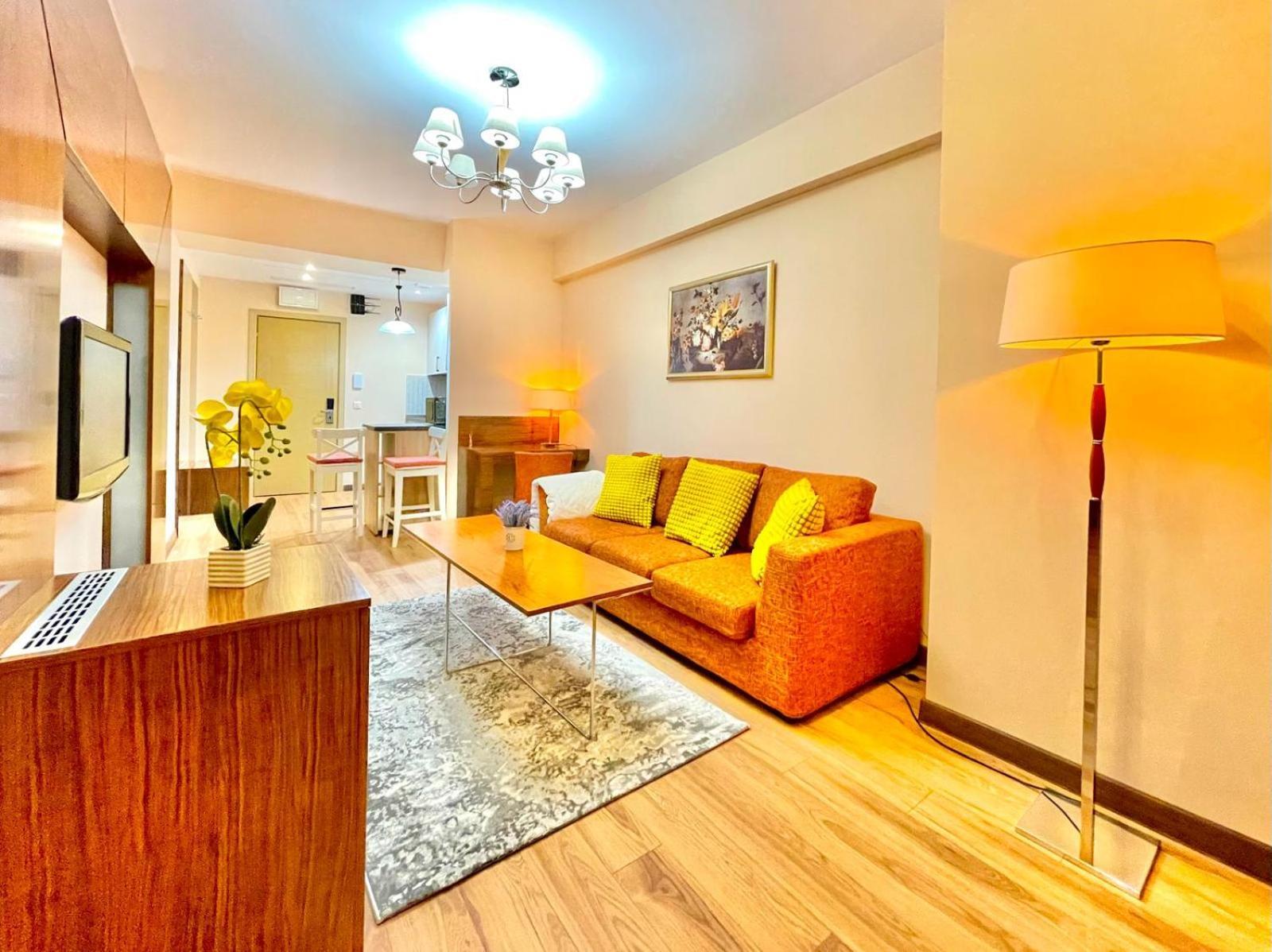 Royal Studio Apartment With A Perfect View - Yamaluxe Bucharest Exterior photo